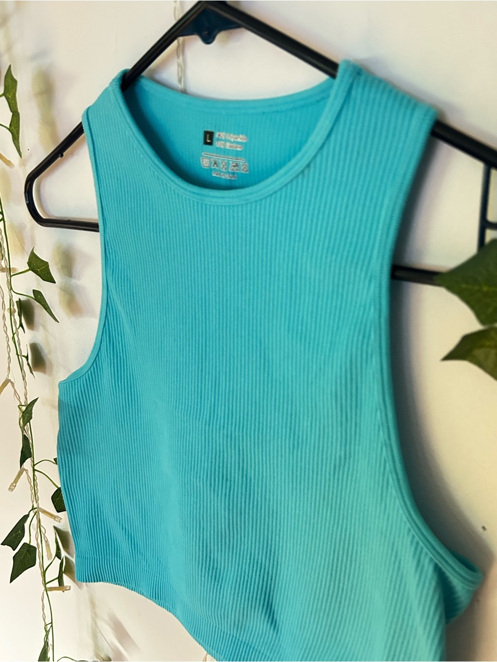 Turquoise Ribbed High-Neck Crop Tank - Picture 2 of 4